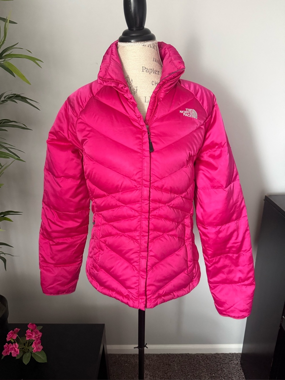 The North face coat size medium women goose down puffer 550 hot pink